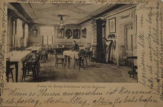 Interiér chaty, historická pohlednice